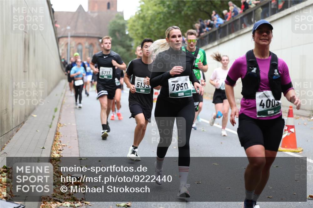 05.10.2025 - 20. swb-Marathon Bremen Michael Strokosch http://msf.ph/oto/9222440 05.10.2025 13:00:34 Laufen 5717, 5133, 7850, 400 meine-sportfotos.de