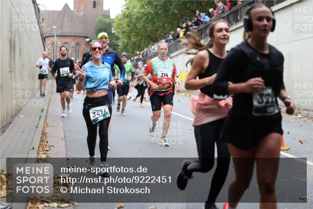 05.10.2025 - 20. swb-Marathon Bremen Michael Strokosch http://msf.ph/oto/9222451 05.10.2025 13:00:38 Laufen 3149, 3417, 2, 14, 324 meine-sportfotos.de
