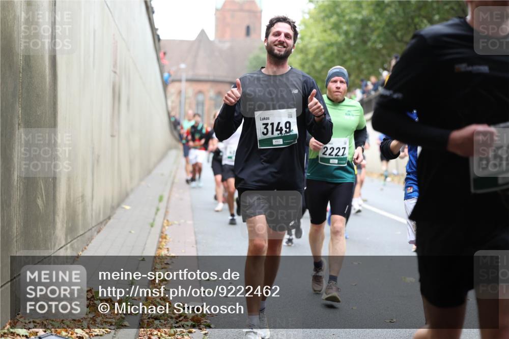 05.10.2025 - 20. swb-Marathon Bremen Michael Strokosch http://msf.ph/oto/9222462 05.10.2025 13:00:42 Laufen 3149, 2227, 858 meine-sportfotos.de