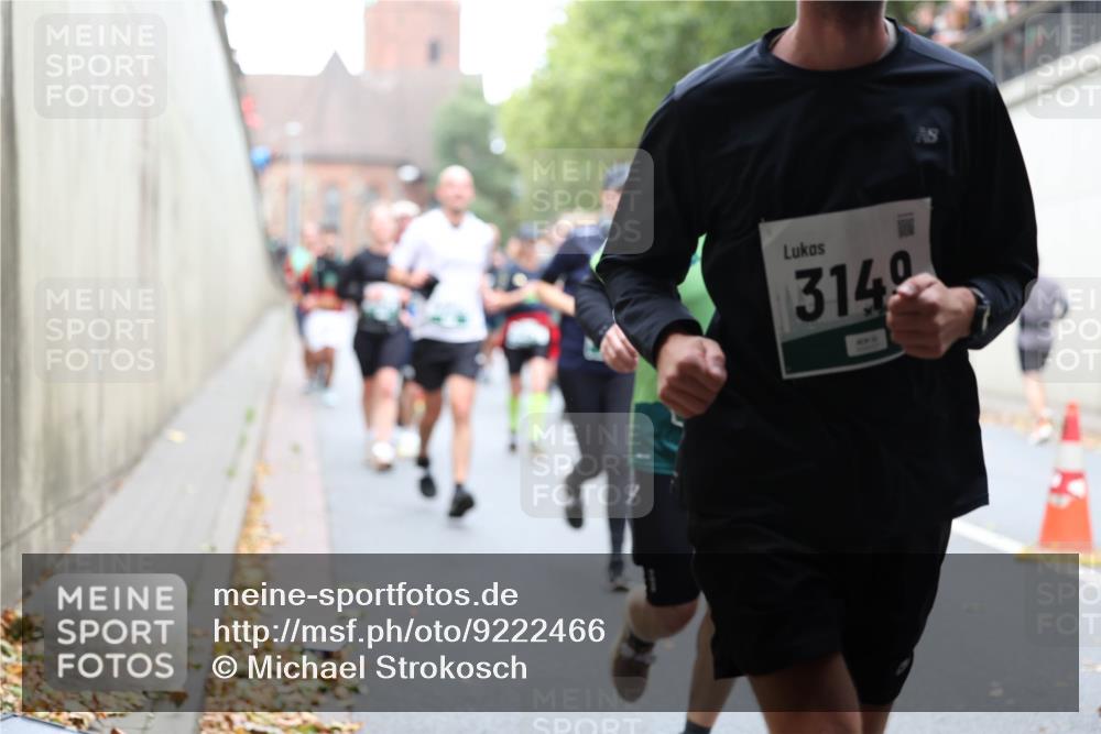 05.10.2025 - 20. swb-Marathon Bremen Michael Strokosch http://msf.ph/oto/9222466 05.10.2025 13:00:43 Laufen 3149, 18 meine-sportfotos.de