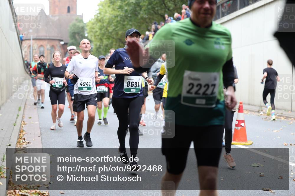 05.10.2025 - 20. swb-Marathon Bremen Michael Strokosch http://msf.ph/oto/9222468 05.10.2025 13:00:43 Laufen 8471, 4941, 730, 8691, 2227 meine-sportfotos.de
