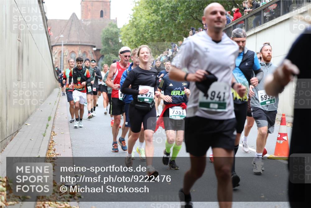 05.10.2025 - 20. swb-Marathon Bremen Michael Strokosch http://msf.ph/oto/9222476 05.10.2025 13:00:45 Laufen 8, 471, 941, 593, 7551 meine-sportfotos.de