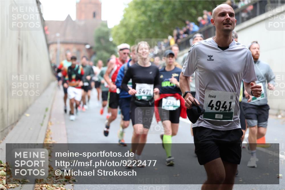 05.10.2025 - 20. swb-Marathon Bremen Michael Strokosch http://msf.ph/oto/9222477 05.10.2025 13:00:45 Laufen 8471, 753, 4941 meine-sportfotos.de