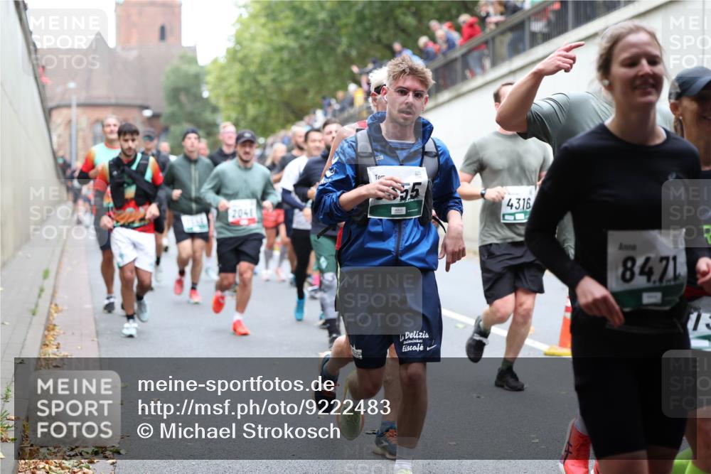 05.10.2025 - 20. swb-Marathon Bremen Michael Strokosch http://msf.ph/oto/9222483 05.10.2025 13:00:47 Laufen 2041, 721, 4316, 84, 71 meine-sportfotos.de