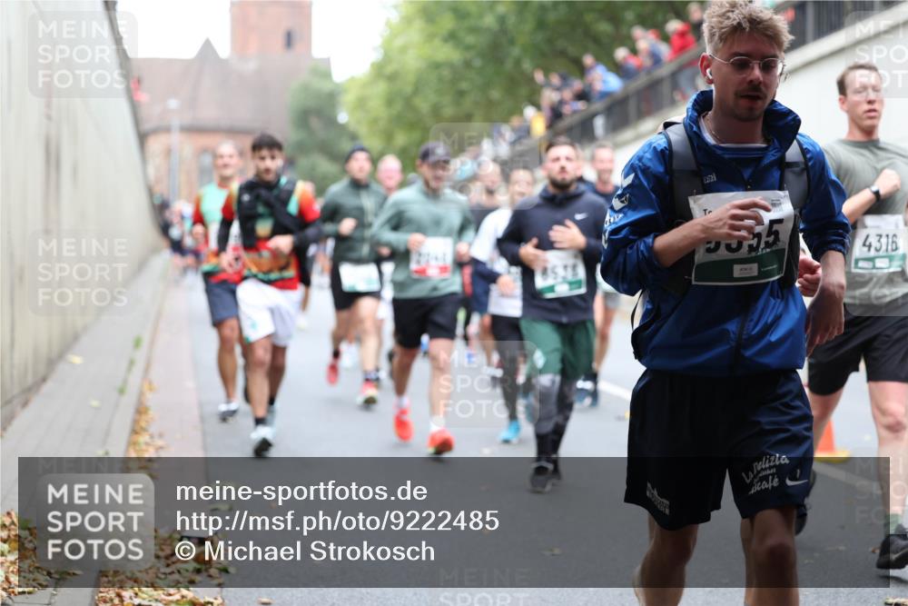 05.10.2025 - 20. swb-Marathon Bremen Michael Strokosch http://msf.ph/oto/9222485 05.10.2025 13:00:47 Laufen 2, 8538, 4316 meine-sportfotos.de