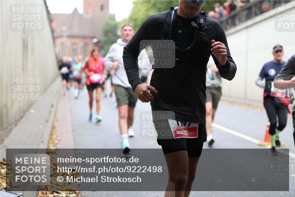 05.10.2025 - 20. swb-Marathon Bremen Michael Strokosch http://msf.ph/oto/9222498 05.10.2025 13:00:52 Laufen 01375 meine-sportfotos.de