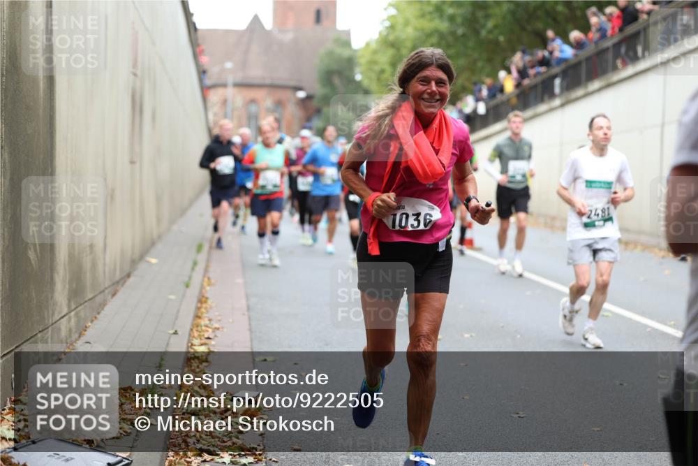 05.10.2025 - 20. swb-Marathon Bremen Michael Strokosch http://msf.ph/oto/9222505 05.10.2025 13:00:55 Laufen 1030, 2481 meine-sportfotos.de