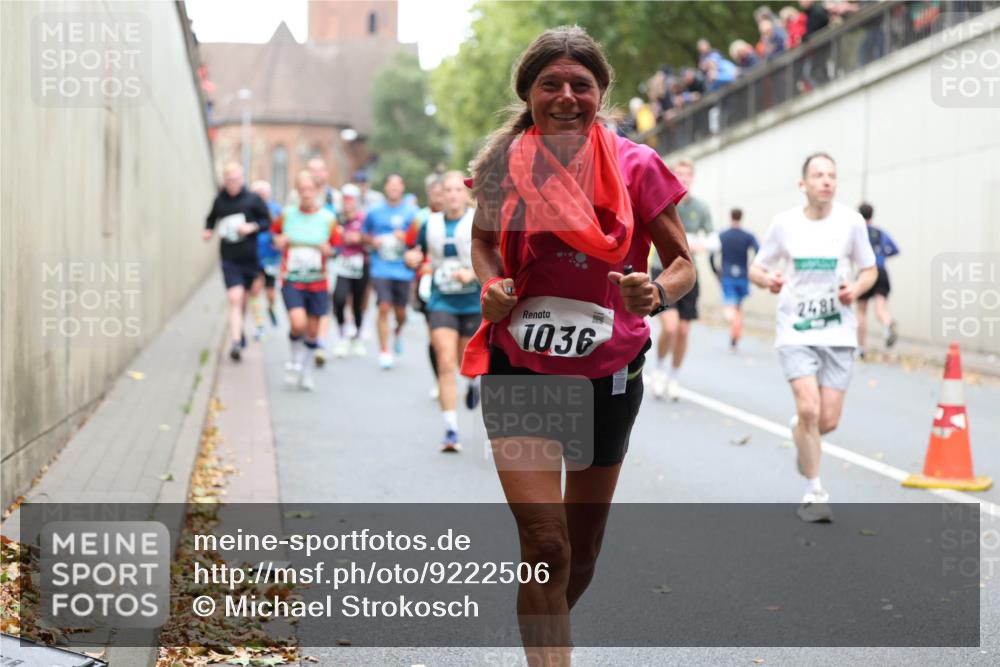 05.10.2025 - 20. swb-Marathon Bremen Michael Strokosch http://msf.ph/oto/9222506 05.10.2025 13:00:55 Laufen 1036, 2481 meine-sportfotos.de