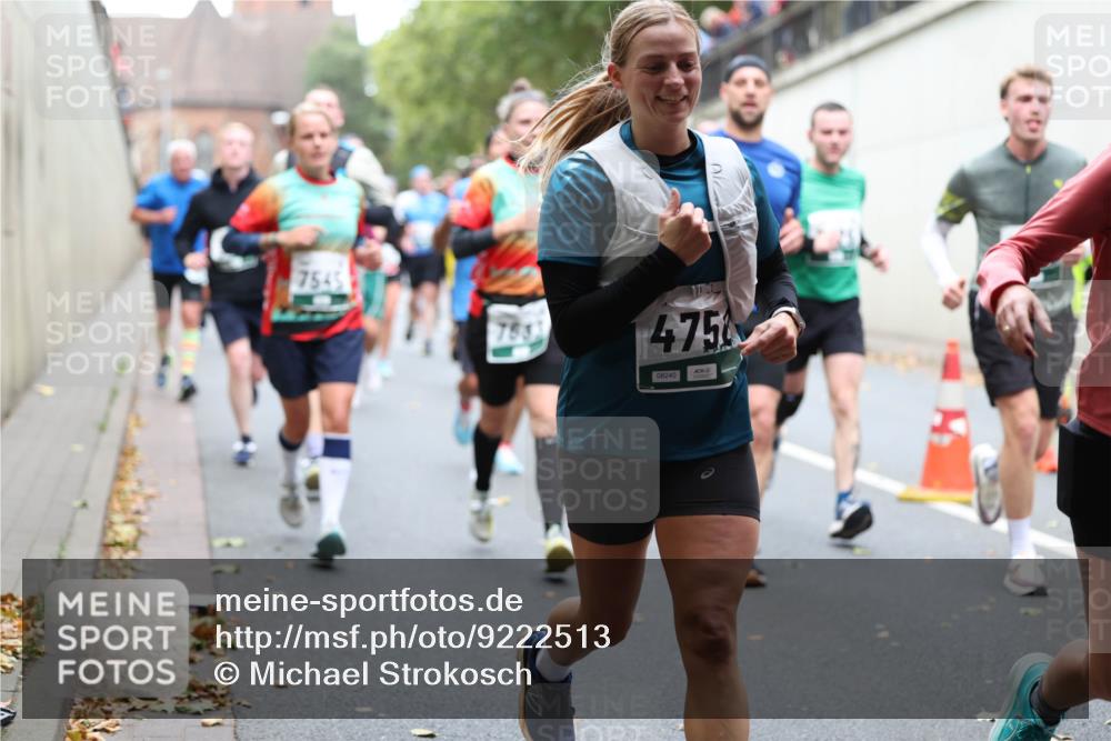 05.10.2025 - 20. swb-Marathon Bremen Michael Strokosch http://msf.ph/oto/9222513 05.10.2025 13:00:57 Laufen 7545, 7633, 475, 08240 meine-sportfotos.de