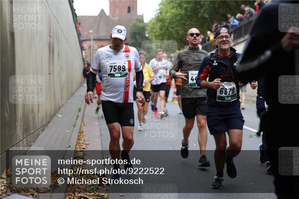 05.10.2025 - 20. swb-Marathon Bremen Michael Strokosch http://msf.ph/oto/9222522 05.10.2025 13:01:04 Laufen 7599, 44, 6678 meine-sportfotos.de