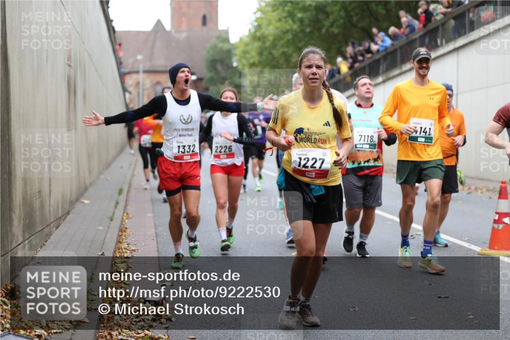 05.10.2025 - 20. swb-Marathon Bremen Michael Strokosch http://msf.ph/oto/9222530 05.10.2025 13:01:06 Laufen 1332, 2226, 1227, 7118, 141 meine-sportfotos.de