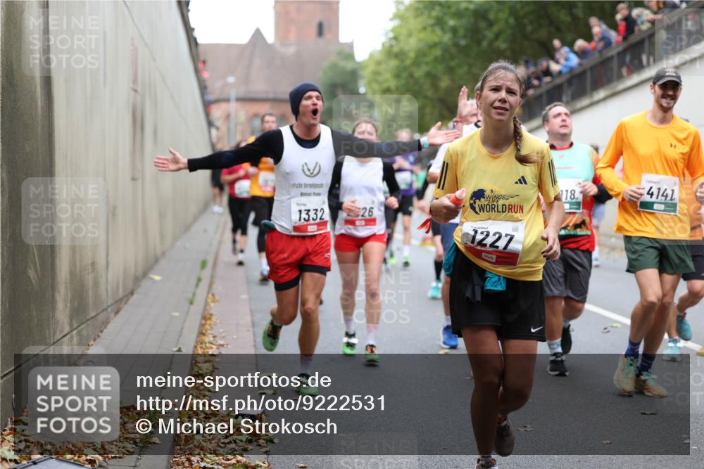 05.10.2025 - 20. swb-Marathon Bremen Michael Strokosch http://msf.ph/oto/9222531 05.10.2025 13:01:06 Laufen 1332, 26, 1227, 18, 4141 meine-sportfotos.de