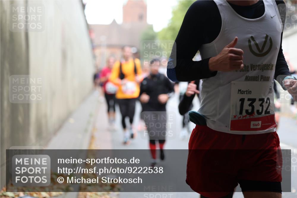 05.10.2025 - 20. swb-Marathon Bremen Michael Strokosch http://msf.ph/oto/9222538 05.10.2025 13:01:08 Laufen 15, 1332 meine-sportfotos.de