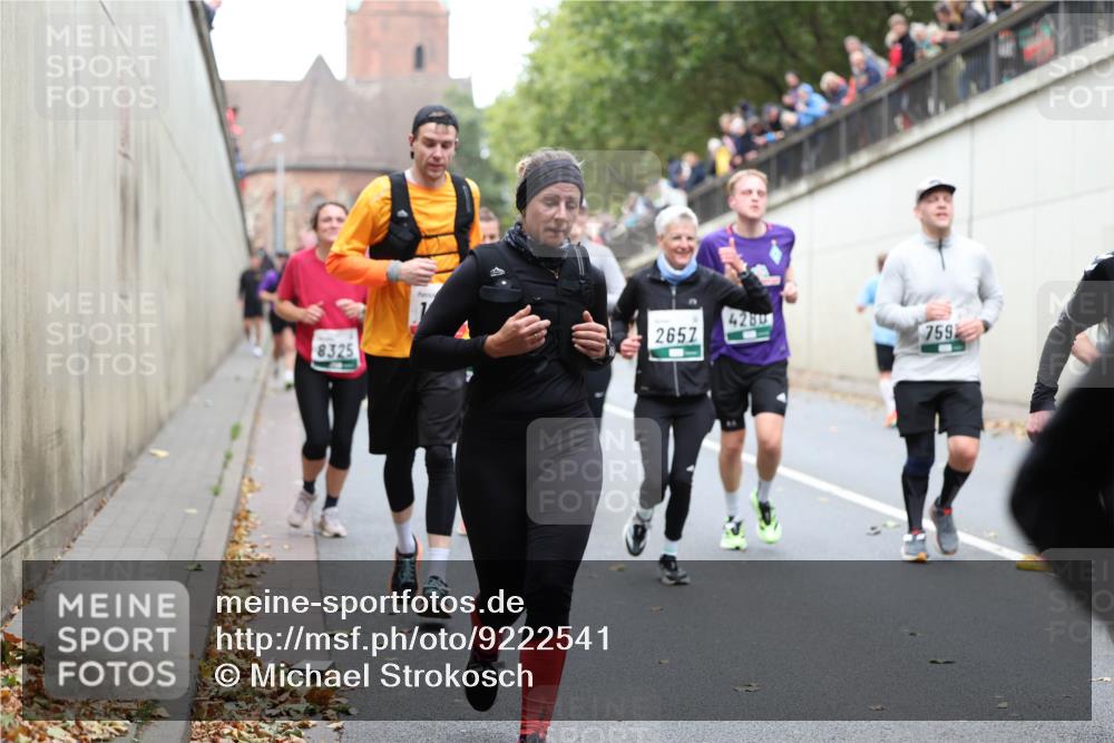 05.10.2025 - 20. swb-Marathon Bremen Michael Strokosch http://msf.ph/oto/9222541 05.10.2025 13:01:09 Laufen 8325, 4280, 2657, 759 meine-sportfotos.de