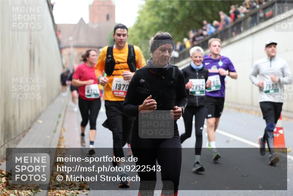 05.10.2025 - 20. swb-Marathon Bremen Michael Strokosch http://msf.ph/oto/9222543 05.10.2025 13:01:10 Laufen 1970, 2657, 7593 meine-sportfotos.de