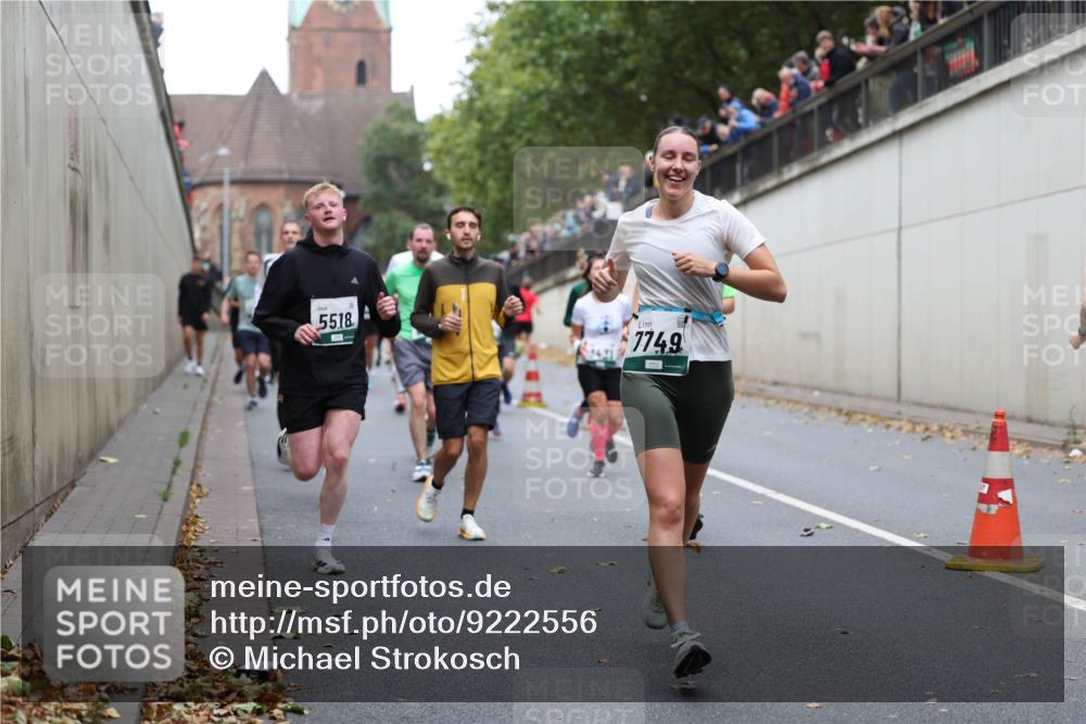 05.10.2025 - 20. swb-Marathon Bremen Michael Strokosch http://msf.ph/oto/9222556 05.10.2025 13:01:14 Laufen 5518, 7749 meine-sportfotos.de