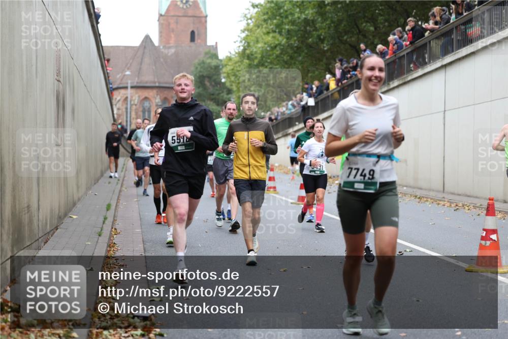 05.10.2025 - 20. swb-Marathon Bremen Michael Strokosch http://msf.ph/oto/9222557 05.10.2025 13:01:14 Laufen 551, 5431, 7749 meine-sportfotos.de