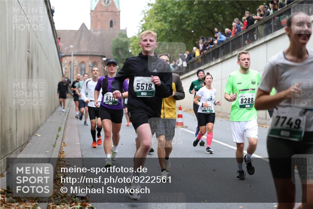 05.10.2025 - 20. swb-Marathon Bremen Michael Strokosch http://msf.ph/oto/9222561 05.10.2025 13:01:14 Laufen 631, 5518, 5431, 11, 8288, 7749 meine-sportfotos.de