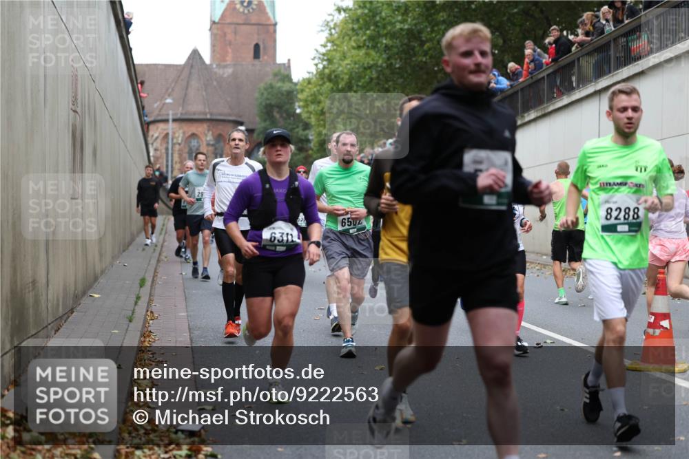 05.10.2025 - 20. swb-Marathon Bremen Michael Strokosch http://msf.ph/oto/9222563 05.10.2025 13:01:15 Laufen 29, 6331, 65, 11, 8288 meine-sportfotos.de