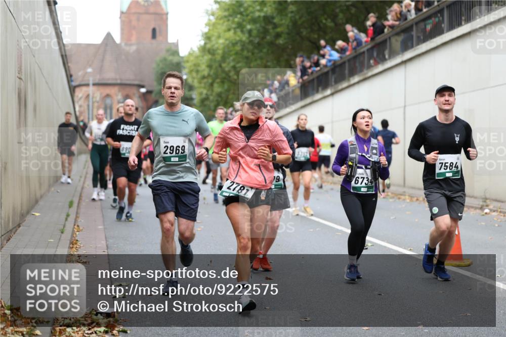 05.10.2025 - 20. swb-Marathon Bremen Michael Strokosch http://msf.ph/oto/9222575 05.10.2025 13:01:19 Laufen 890, 2969, 2781, 6734, 7584 meine-sportfotos.de