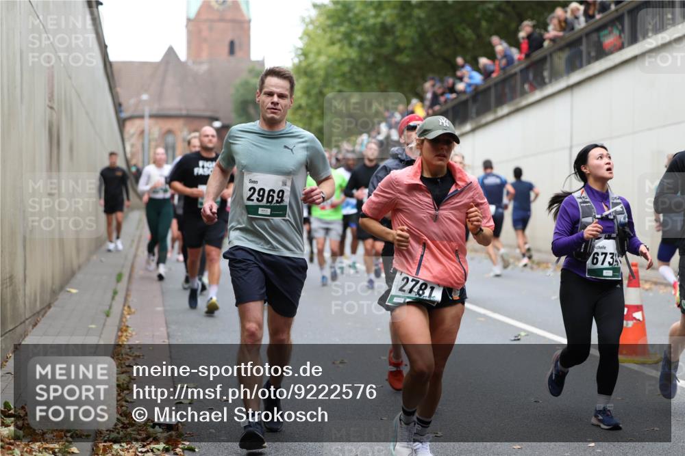 05.10.2025 - 20. swb-Marathon Bremen Michael Strokosch http://msf.ph/oto/9222576 05.10.2025 13:01:19 Laufen 2969, 2781, 673 meine-sportfotos.de