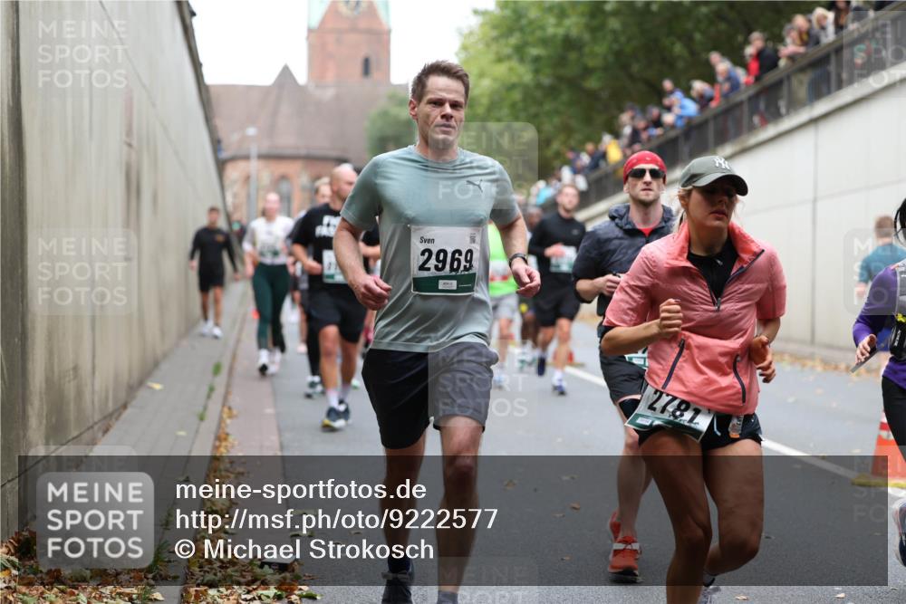 05.10.2025 - 20. swb-Marathon Bremen Michael Strokosch http://msf.ph/oto/9222577 05.10.2025 13:01:20 Laufen 2969, 2781 meine-sportfotos.de