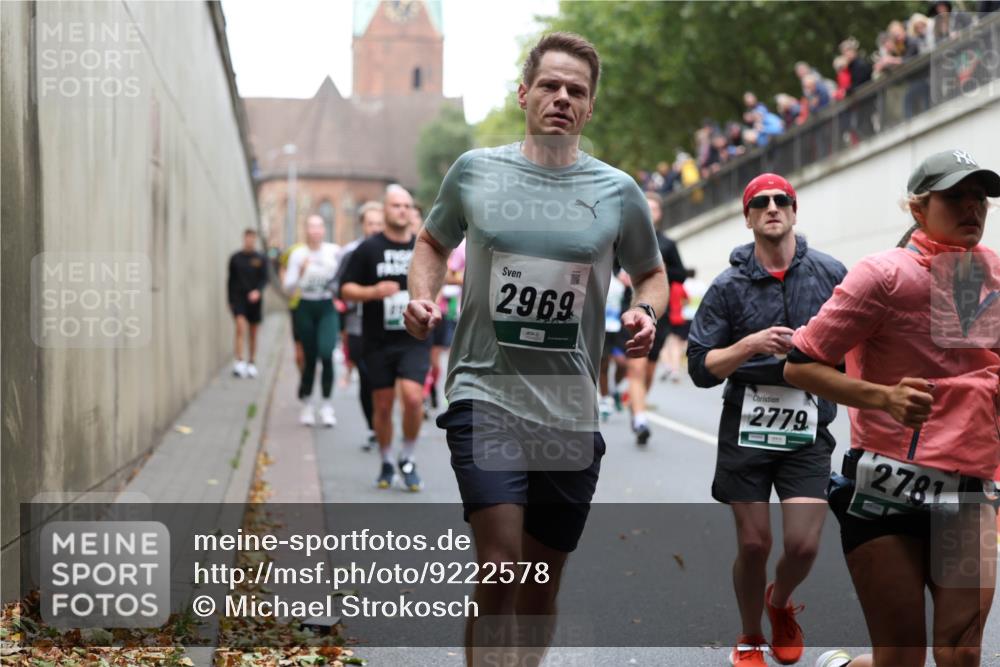 05.10.2025 - 20. swb-Marathon Bremen Michael Strokosch http://msf.ph/oto/9222578 05.10.2025 13:01:20 Laufen 2969, 2779, 2781, 04144 meine-sportfotos.de