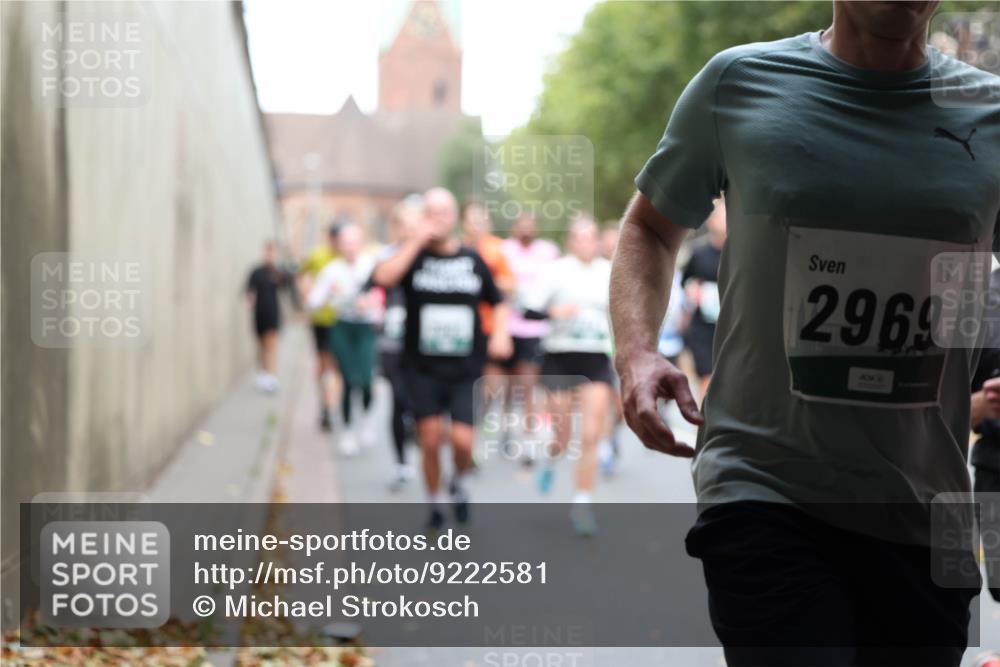05.10.2025 - 20. swb-Marathon Bremen Michael Strokosch http://msf.ph/oto/9222581 05.10.2025 13:01:21 Laufen 2969 meine-sportfotos.de