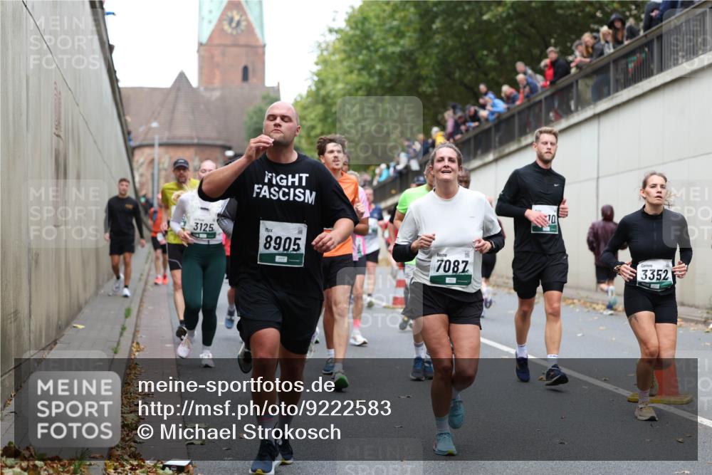 05.10.2025 - 20. swb-Marathon Bremen Michael Strokosch http://msf.ph/oto/9222583 05.10.2025 13:01:22 Laufen 3125, 8905, 7087, 10, 3352 meine-sportfotos.de