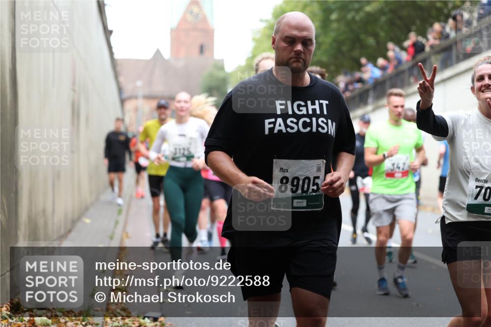 05.10.2025 - 20. swb-Marathon Bremen Michael Strokosch http://msf.ph/oto/9222588 05.10.2025 13:01:23 Laufen 3125, 8905, 70 meine-sportfotos.de