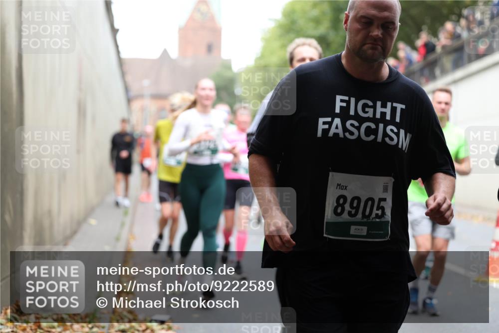 05.10.2025 - 20. swb-Marathon Bremen Michael Strokosch http://msf.ph/oto/9222589 05.10.2025 13:01:23 Laufen 8905 meine-sportfotos.de
