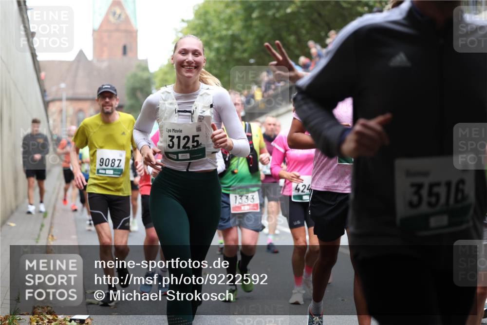 05.10.2025 - 20. swb-Marathon Bremen Michael Strokosch http://msf.ph/oto/9222592 05.10.2025 13:01:24 Laufen 9087, 3125, 1333, 424, 3516 meine-sportfotos.de