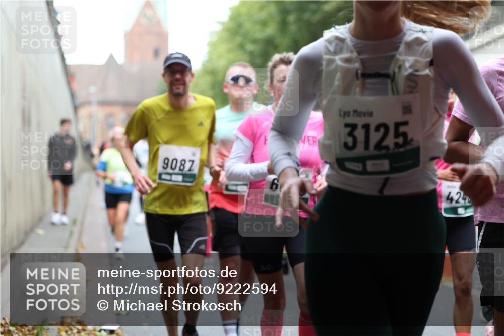 05.10.2025 - 20. swb-Marathon Bremen Michael Strokosch http://msf.ph/oto/9222594 05.10.2025 13:01:25 Laufen 9087, 5, 0, 6, 3125, 4240 meine-sportfotos.de