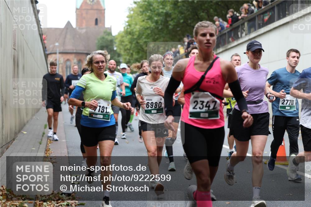 05.10.2025 - 20. swb-Marathon Bremen Michael Strokosch http://msf.ph/oto/9222599 05.10.2025 13:01:27 Laufen 191, 6980, 2347, 2770 meine-sportfotos.de