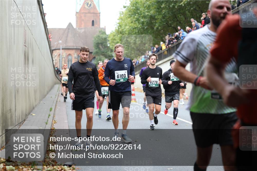 05.10.2025 - 20. swb-Marathon Bremen Michael Strokosch http://msf.ph/oto/9222614 05.10.2025 13:01:31 Laufen 3648, 6100, 6278, 245 meine-sportfotos.de
