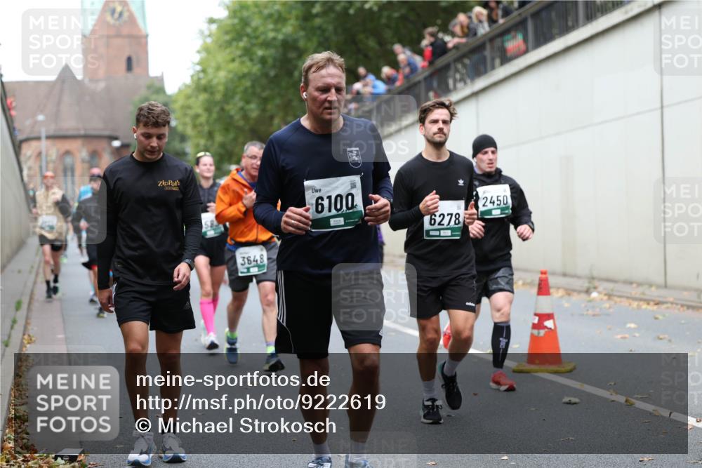 05.10.2025 - 20. swb-Marathon Bremen Michael Strokosch http://msf.ph/oto/9222619 05.10.2025 13:01:32 Laufen 3648, 6100, 2450, 6278 meine-sportfotos.de
