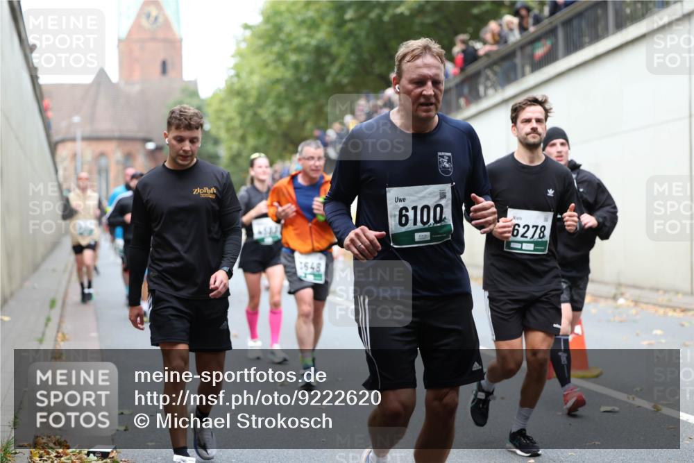 05.10.2025 - 20. swb-Marathon Bremen Michael Strokosch http://msf.ph/oto/9222620 05.10.2025 13:01:32 Laufen 1648, 6100, 6278 meine-sportfotos.de