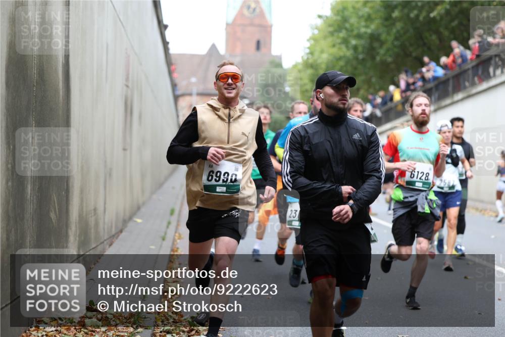 05.10.2025 - 20. swb-Marathon Bremen Michael Strokosch http://msf.ph/oto/9222623 05.10.2025 13:01:36 Laufen 6990, 23, 6128 meine-sportfotos.de