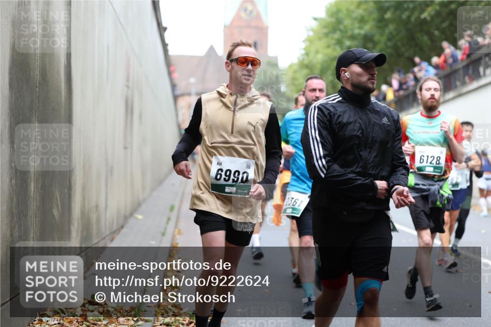 05.10.2025 - 20. swb-Marathon Bremen Michael Strokosch http://msf.ph/oto/9222624 05.10.2025 13:01:36 Laufen 6990, 1361, 6128 meine-sportfotos.de