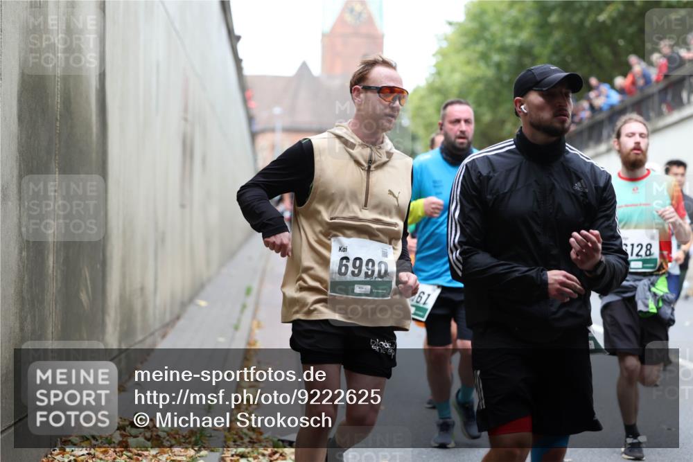 05.10.2025 - 20. swb-Marathon Bremen Michael Strokosch http://msf.ph/oto/9222625 05.10.2025 13:01:37 Laufen 6990, 61, 128 meine-sportfotos.de