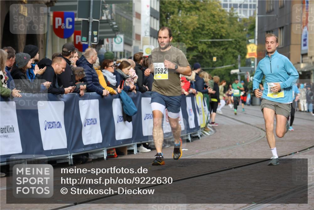 05.10.2025 - 20. swb-Marathon Bremen Strokosch-Dieckow http://msf.ph/oto/9222630 05.10.2025 10:42:38 Ziel 10592, 11178 meine-sportfotos.de