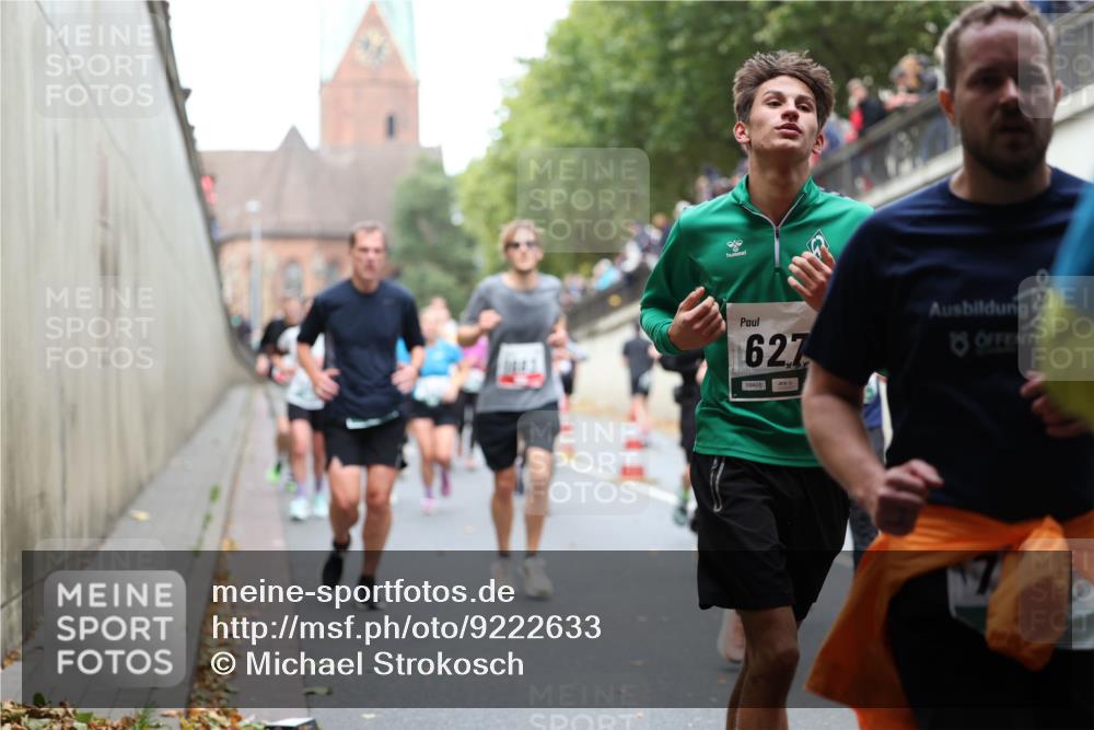 05.10.2025 - 20. swb-Marathon Bremen Michael Strokosch http://msf.ph/oto/9222633 05.10.2025 13:01:39 Laufen 8, 627, 09408 meine-sportfotos.de