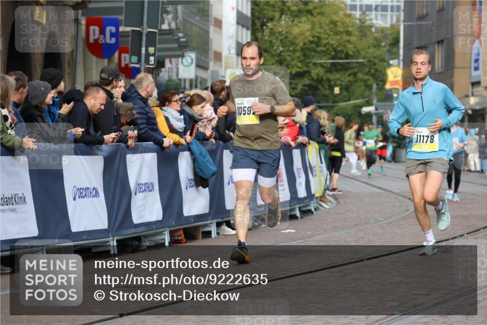 05.10.2025 - 20. swb-Marathon Bremen Strokosch-Dieckow http://msf.ph/oto/9222635 05.10.2025 10:42:38 Ziel 10592, 11178 meine-sportfotos.de