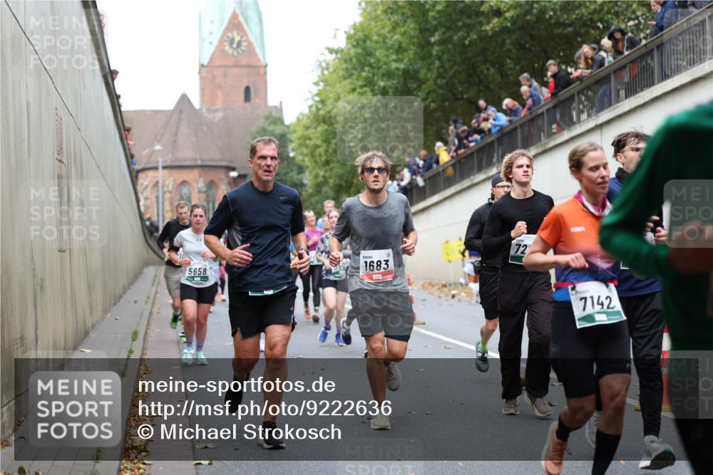 05.10.2025 - 20. swb-Marathon Bremen Michael Strokosch http://msf.ph/oto/9222636 05.10.2025 13:01:39 Laufen 5658, 1683, 72, 7142 meine-sportfotos.de