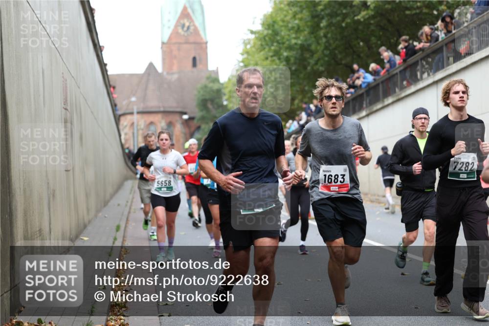05.10.2025 - 20. swb-Marathon Bremen Michael Strokosch http://msf.ph/oto/9222638 05.10.2025 13:01:40 Laufen 5658, 1683, 7282 meine-sportfotos.de
