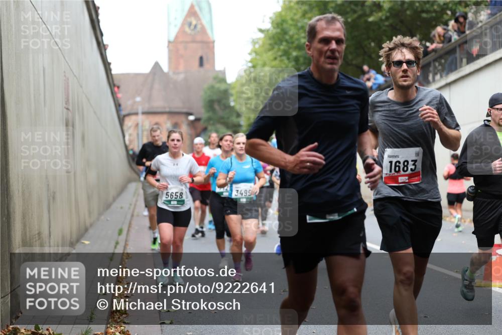 05.10.2025 - 20. swb-Marathon Bremen Michael Strokosch http://msf.ph/oto/9222641 05.10.2025 13:01:41 Laufen 5658, 3499, 1683 meine-sportfotos.de