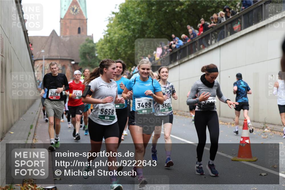 05.10.2025 - 20. swb-Marathon Bremen Michael Strokosch http://msf.ph/oto/9222643 05.10.2025 13:01:42 Laufen 4836, 2182, 5658, 3499, 3501 meine-sportfotos.de