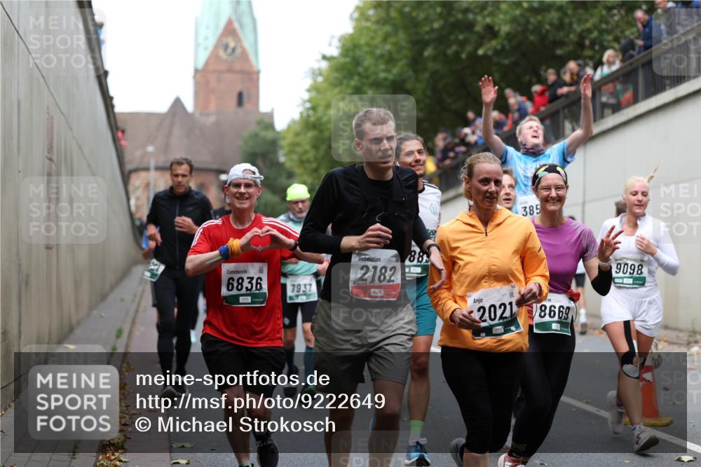 05.10.2025 - 20. swb-Marathon Bremen Michael Strokosch http://msf.ph/oto/9222649 05.10.2025 13:01:45 Laufen 6836, 7937, 2182, 88, 385, 2021, 8669, 9098 meine-sportfotos.de
