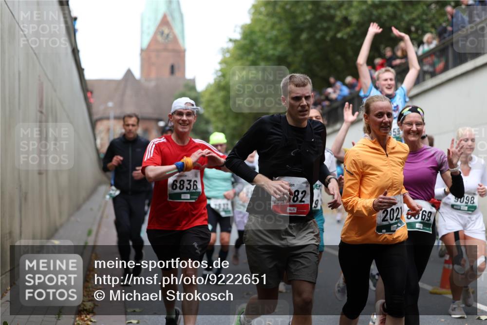 05.10.2025 - 20. swb-Marathon Bremen Michael Strokosch http://msf.ph/oto/9222651 05.10.2025 13:01:45 Laufen 6836, 82, 202, 69, 9098 meine-sportfotos.de