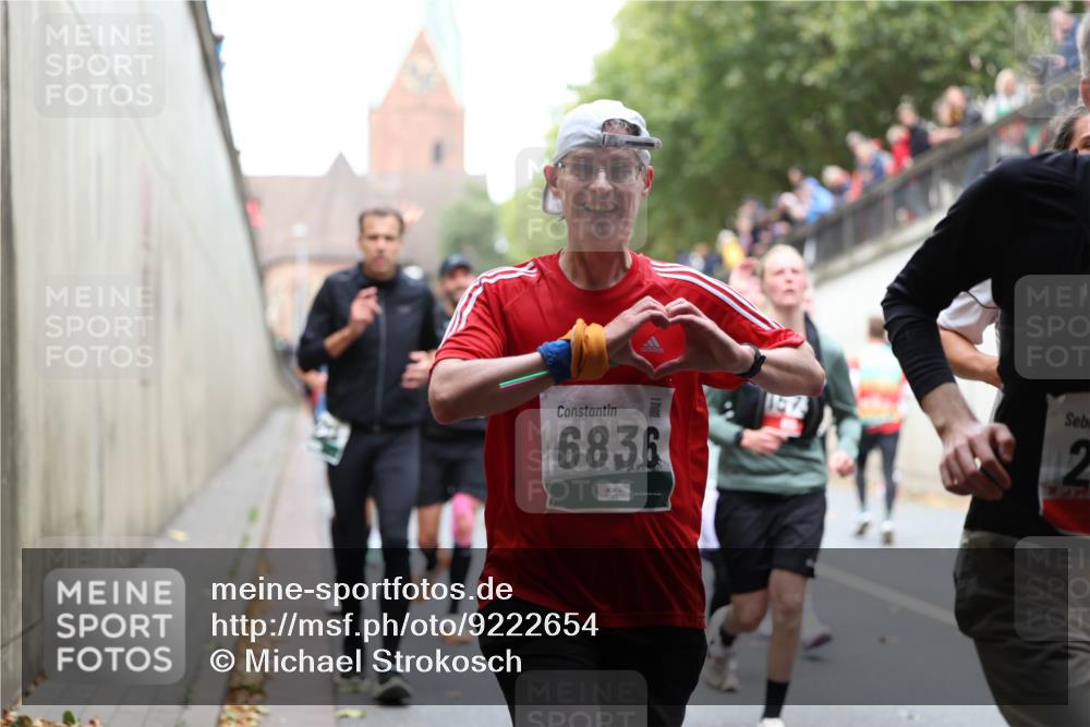 05.10.2025 - 20. swb-Marathon Bremen Michael Strokosch http://msf.ph/oto/9222654 05.10.2025 13:01:46 Laufen 6836 meine-sportfotos.de